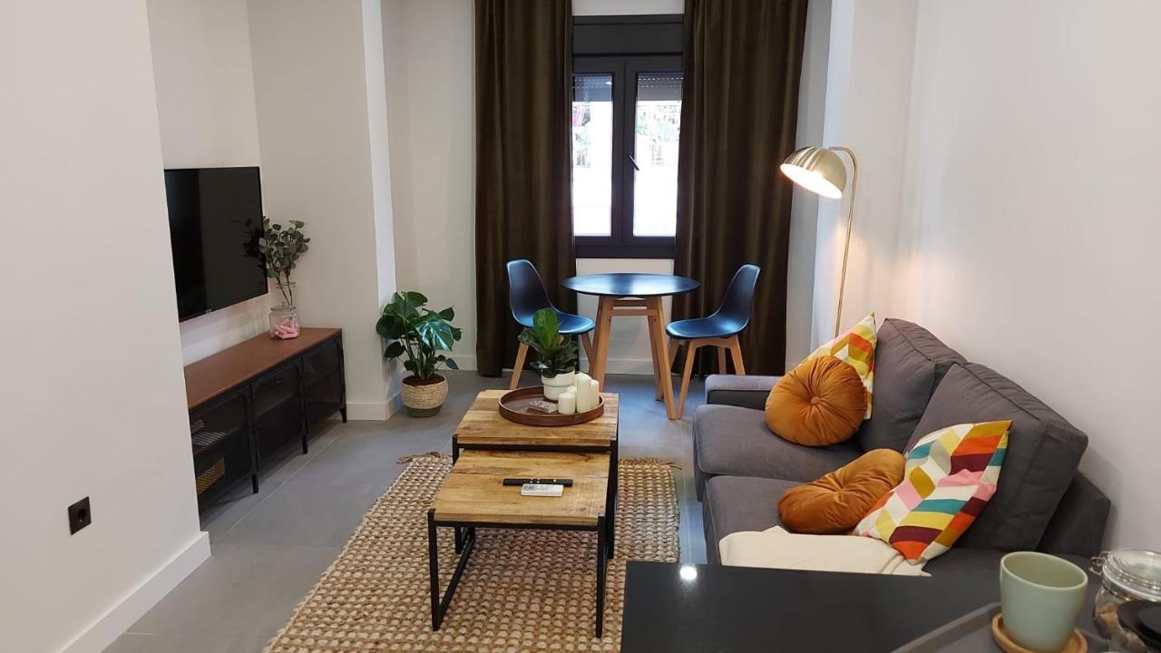 Love Rent4 Malaga City ภายนอก รูปภาพ