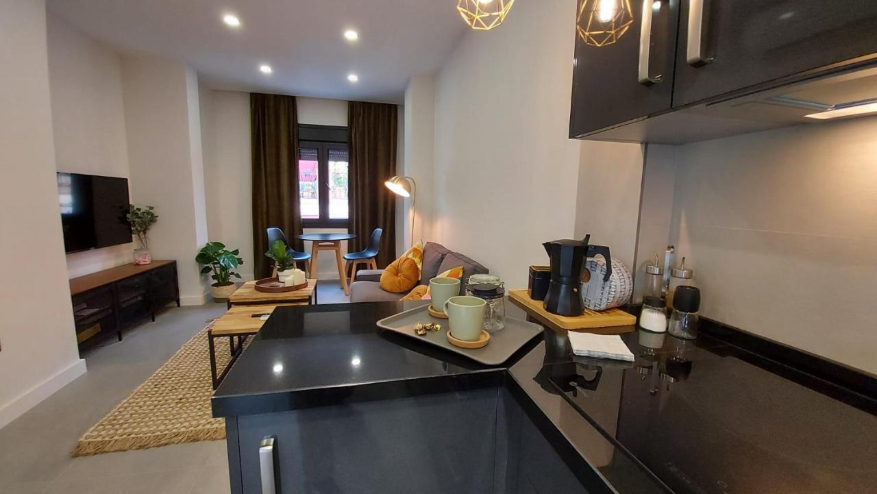 Love Rent4 Malaga City ภายนอก รูปภาพ