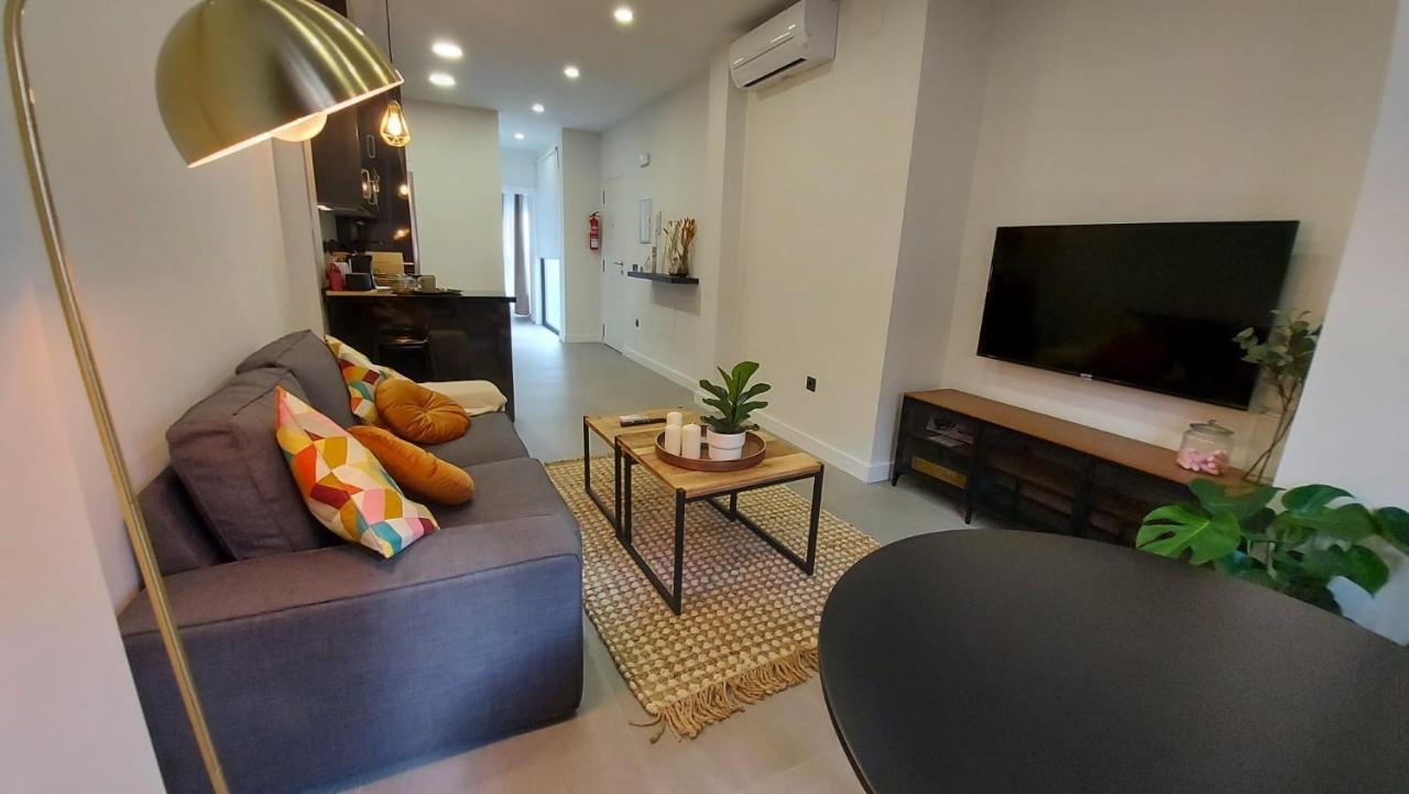 Love Rent4 Malaga City ภายนอก รูปภาพ