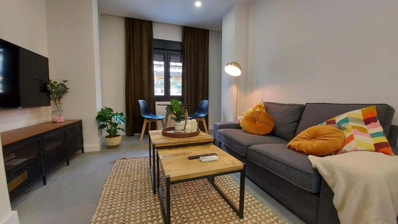 Love Rent4 Malaga City ภายนอก รูปภาพ